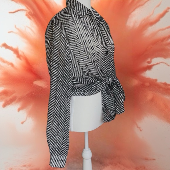 90’s Vintage Black and White Chevron Blouse - Picture 9 of 12